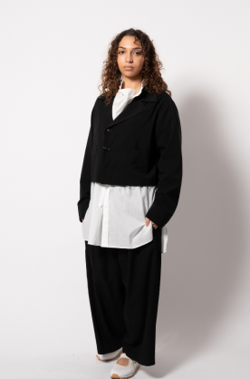 VESTE NOIRE COURTE EN LAINE