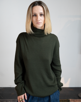 PULL KAKI À COL MONTANT